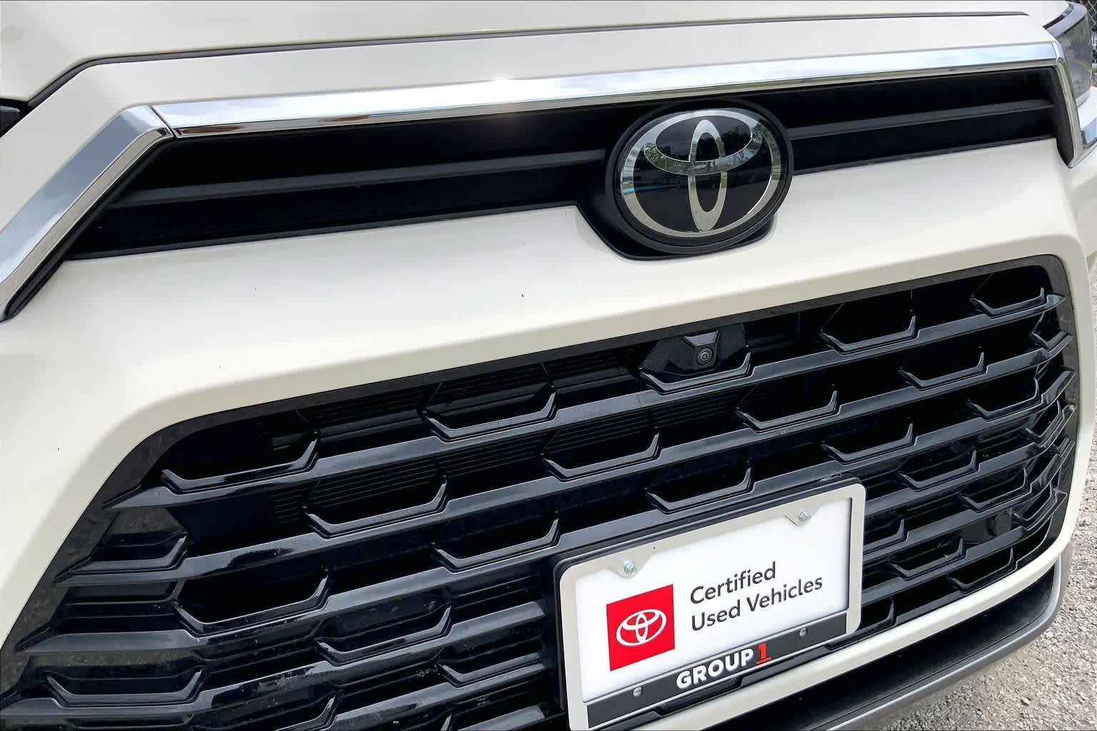 2024 Toyota Grand Highlander Hybrid Limited Coastal Cream at Group 1 Toyota Southwest