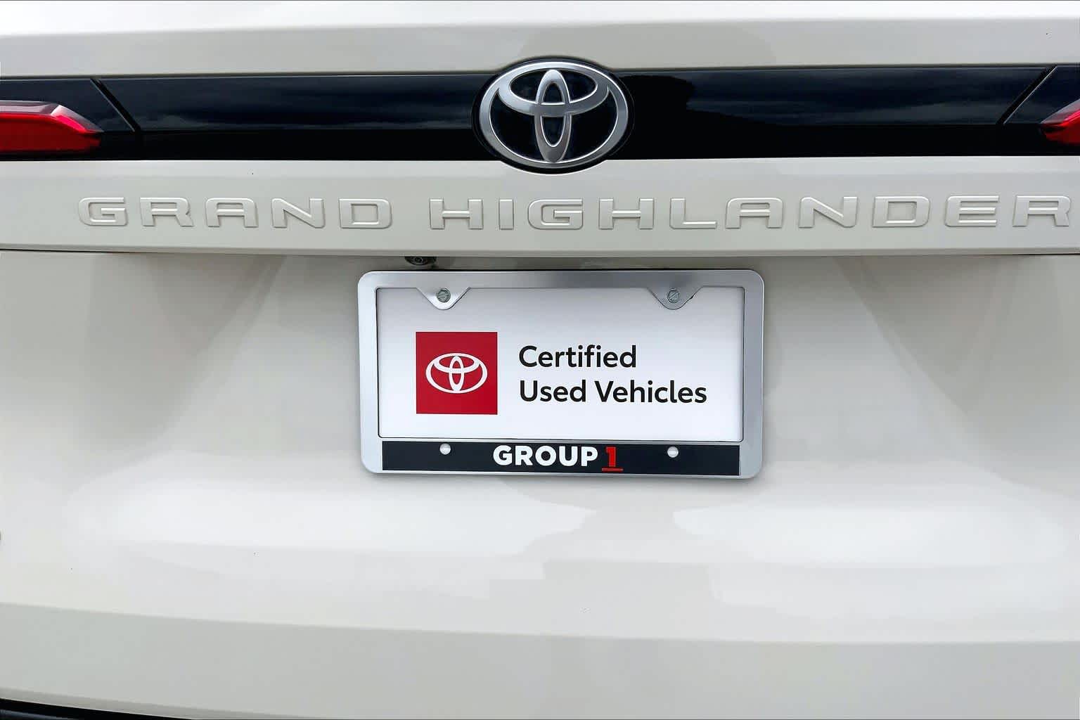 2024 Toyota Grand Highlander Hybrid Limited Coastal Cream at Group 1 Toyota Southwest