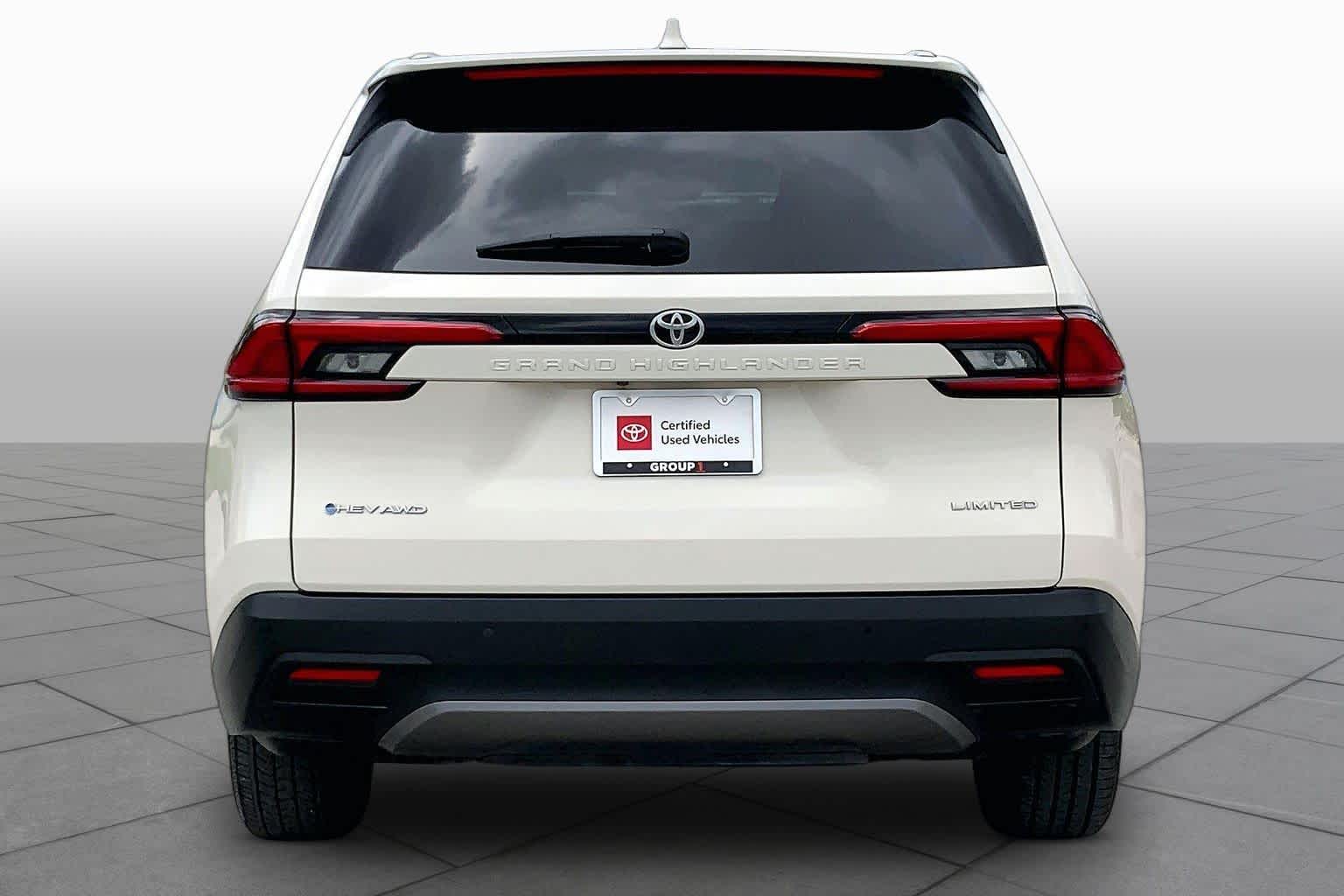 2024 Toyota Grand Highlander Hybrid Limited Coastal Cream at Group 1 Toyota Southwest