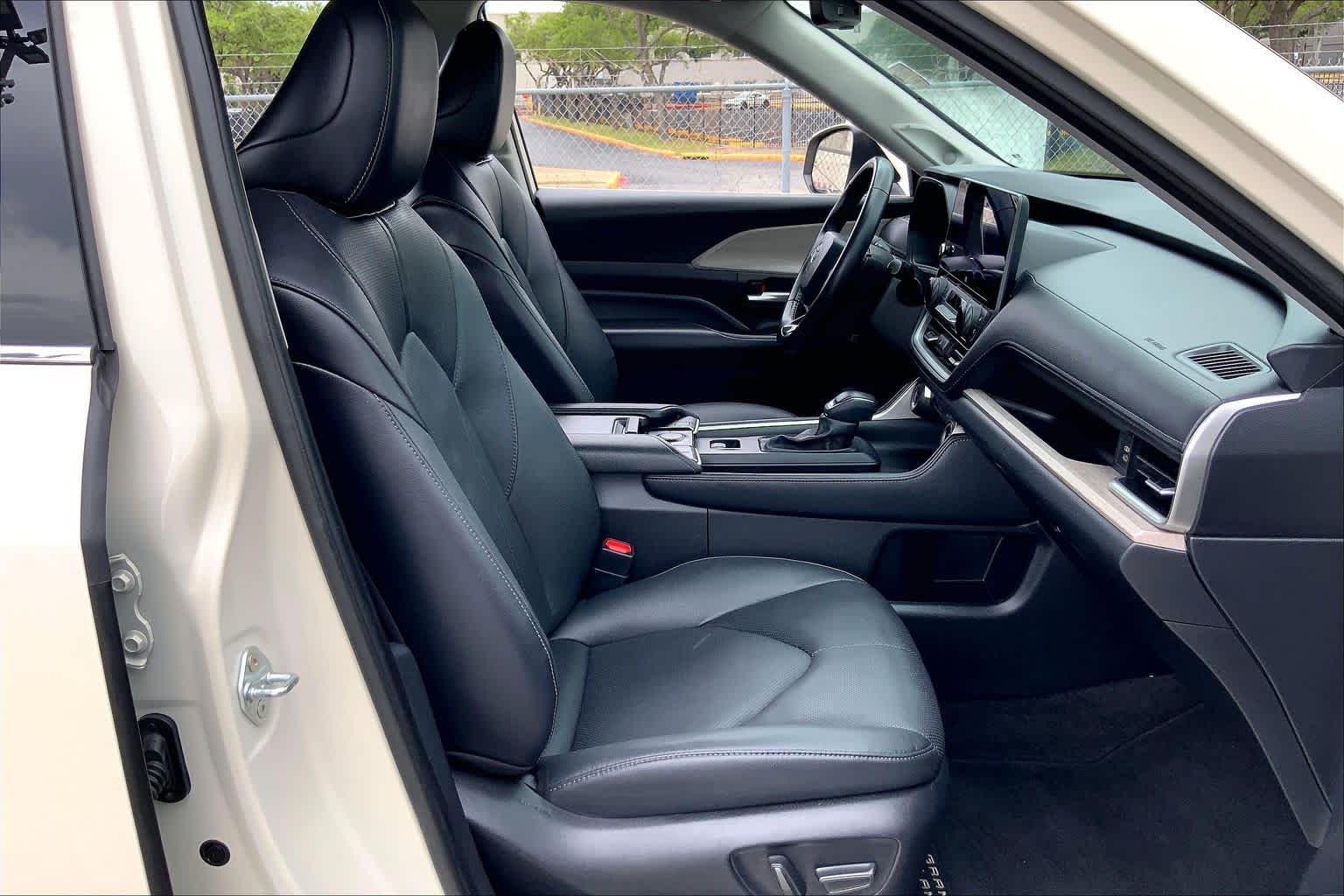 2024 Toyota Grand Highlander Hybrid Limited Coastal Cream at Group 1 Toyota Southwest