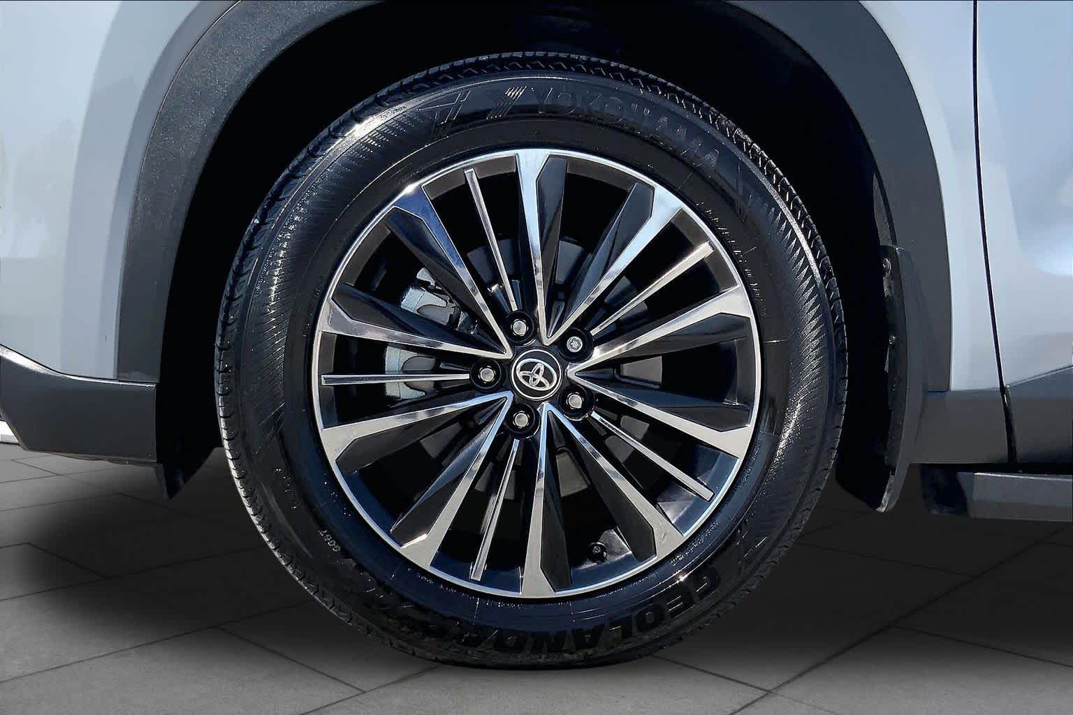 2025 Toyota Grand Highlander Hybrid MAX Platinum Cement at Group 1 Toyota Southwest