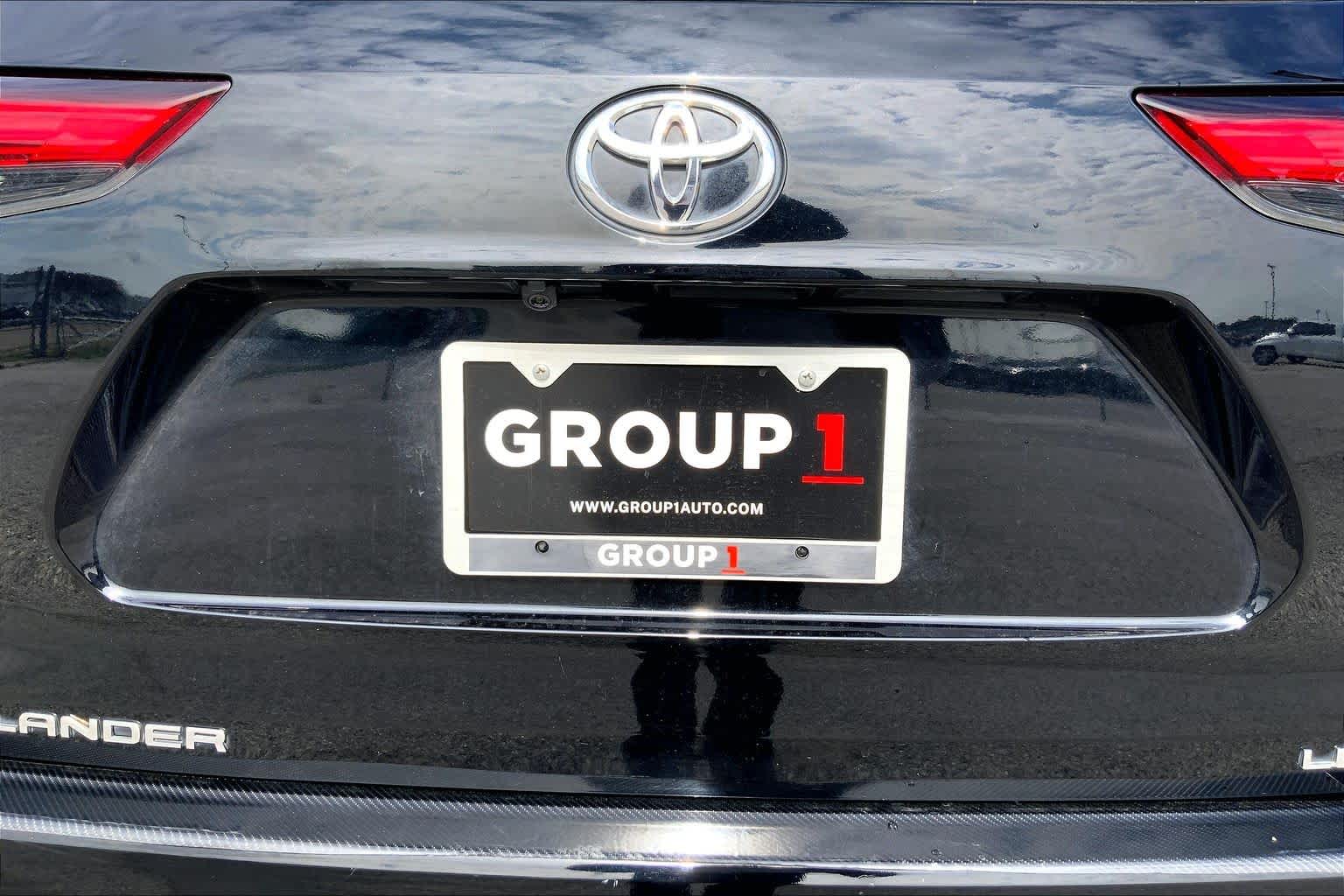 2021 Toyota Highlander LE Midnight Black Metallic at Group 1 Toyota Southwest