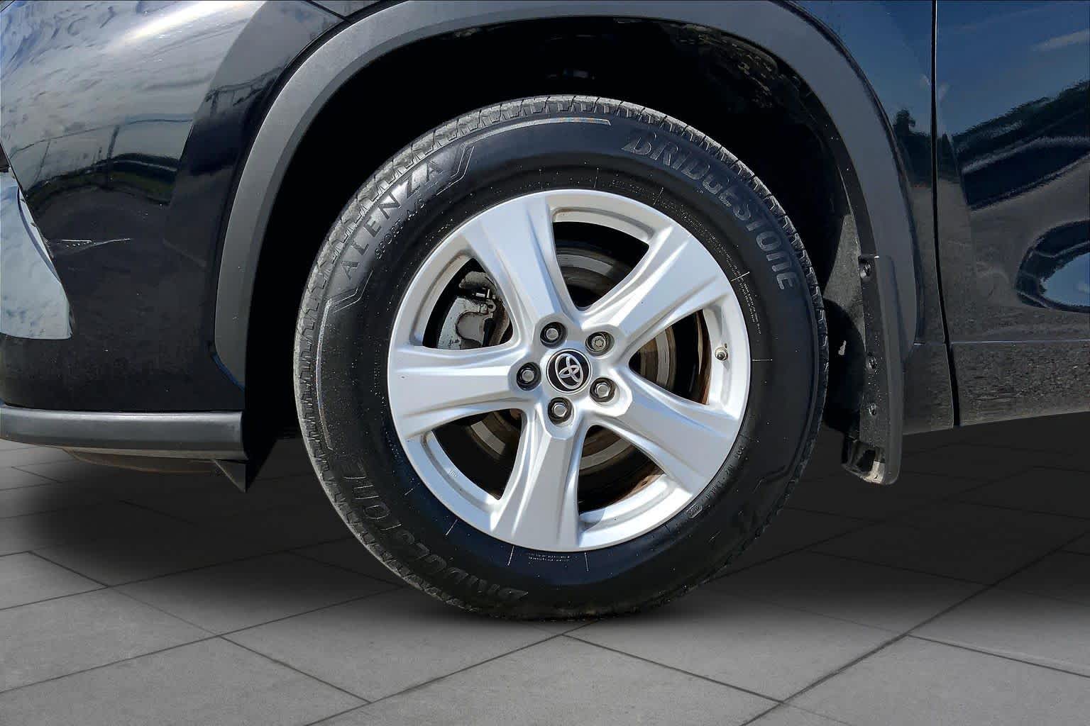 2021 Toyota Highlander LE Midnight Black Metallic at Group 1 Toyota Southwest