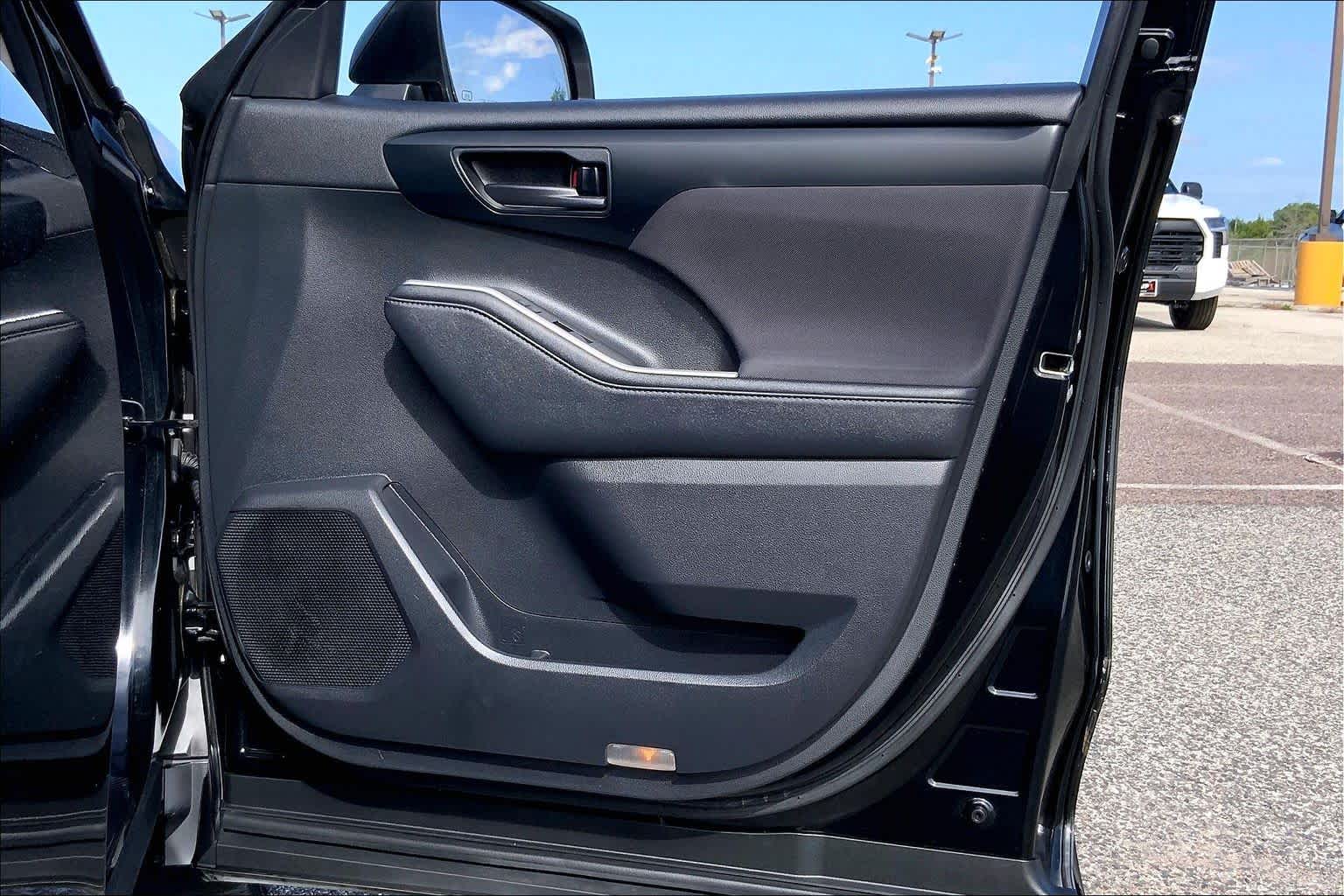 2021 Toyota Highlander LE Midnight Black Metallic at Group 1 Toyota Southwest
