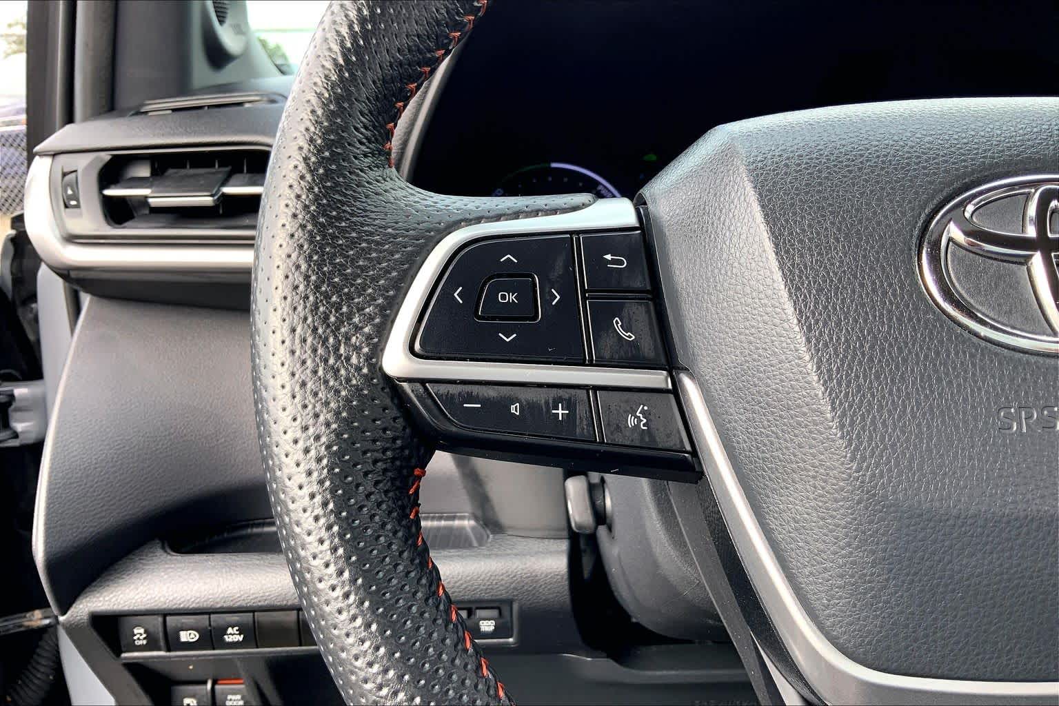 2024 Toyota Sienna photo 23 of 36