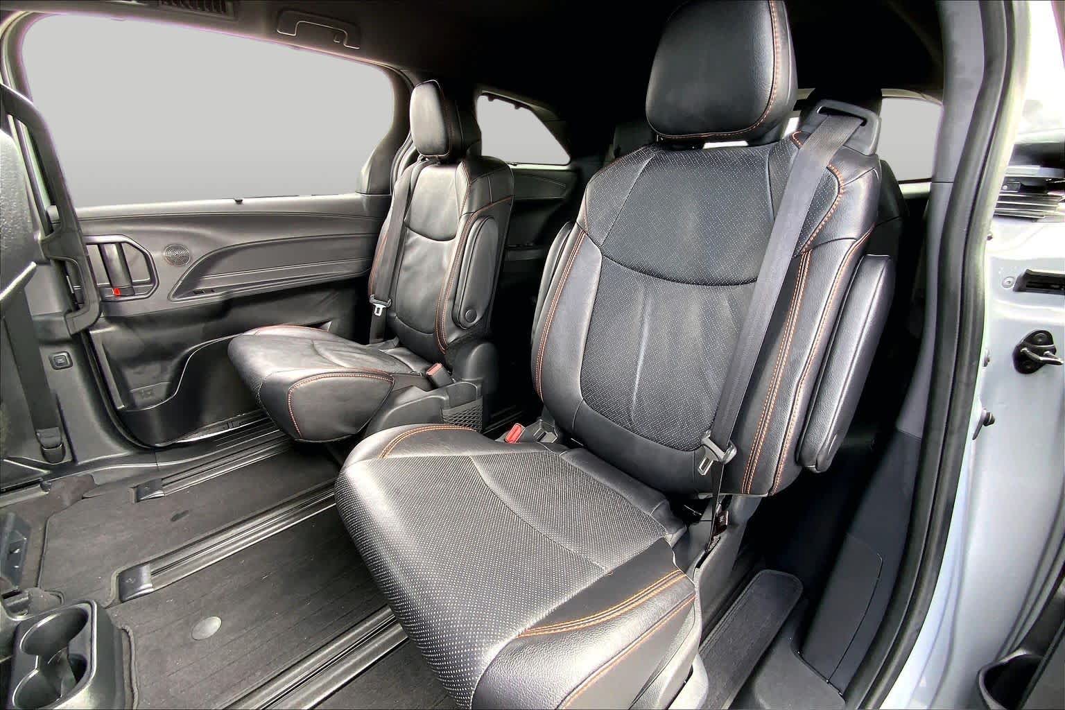 2024 Toyota Sienna photo 20 of 36
