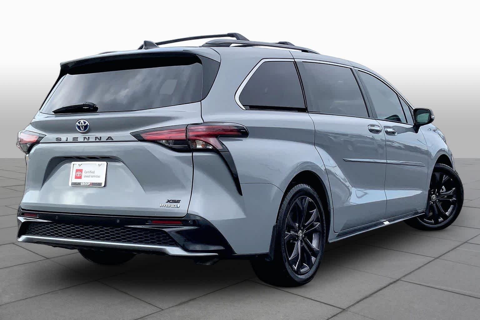 2024 Toyota Sienna photo 13 of 36