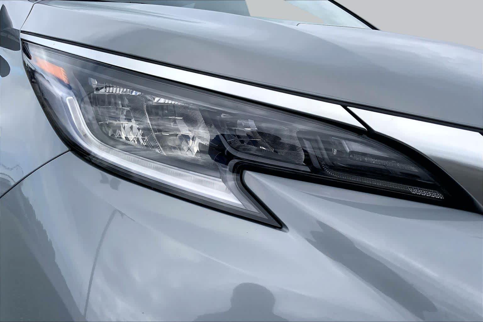 2024 Toyota Sienna photo 27 of 36