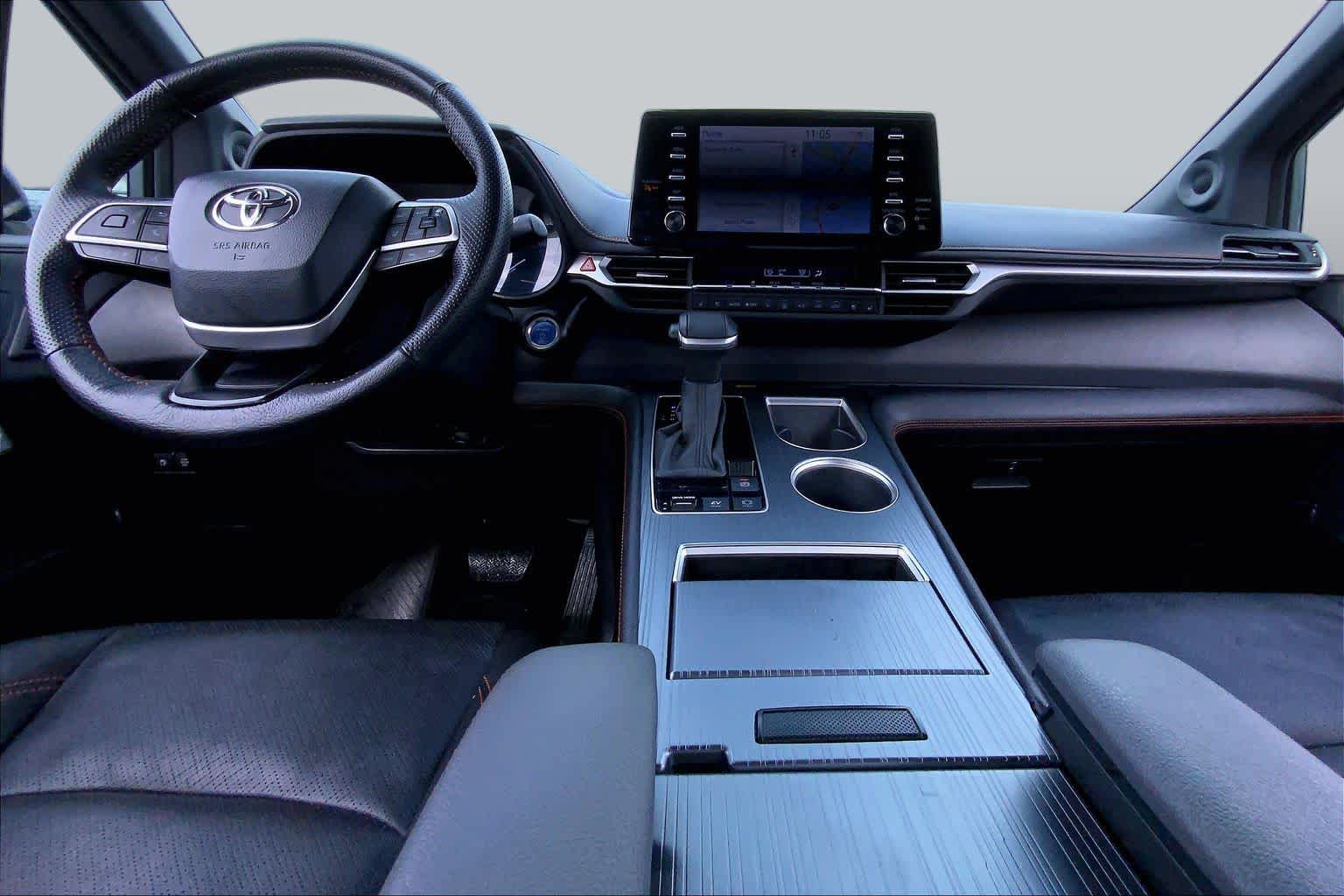 2024 Toyota Sienna photo 15 of 36