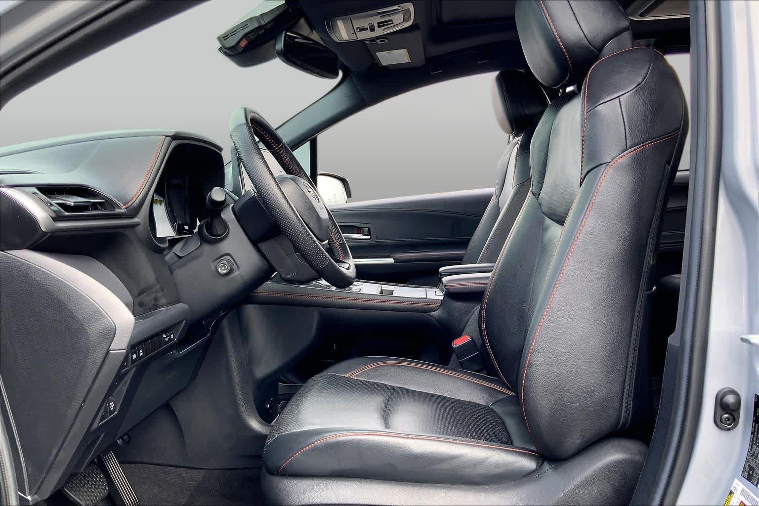 2024 Toyota Sienna photo 8 of 36