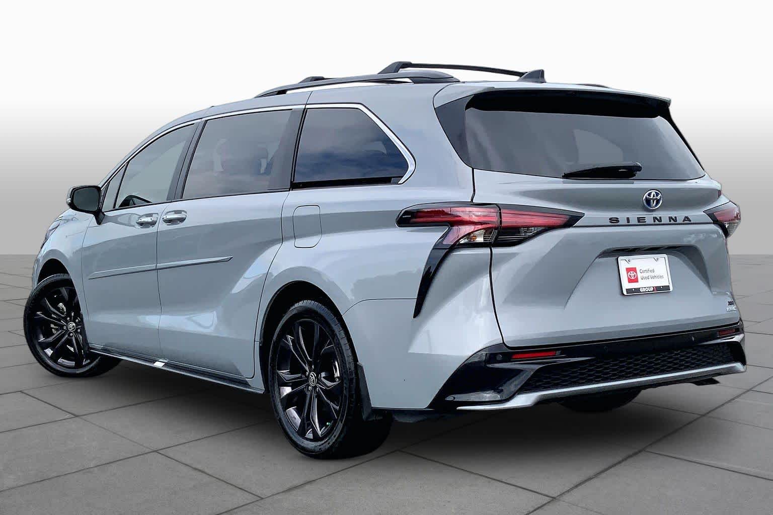 2024 Toyota Sienna photo 12 of 36