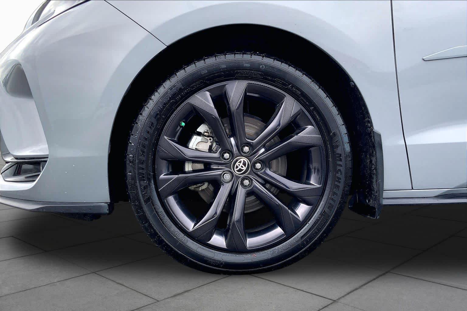 2024 Toyota Sienna photo 11 of 36