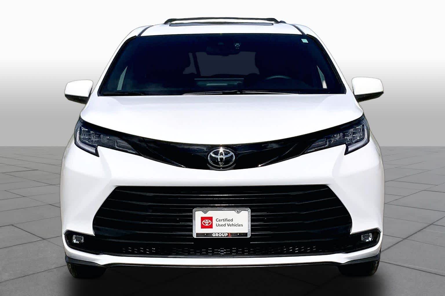2026 Toyota Sienna Woodland Edition Ice Cap at Group 1 Toyota Southwest