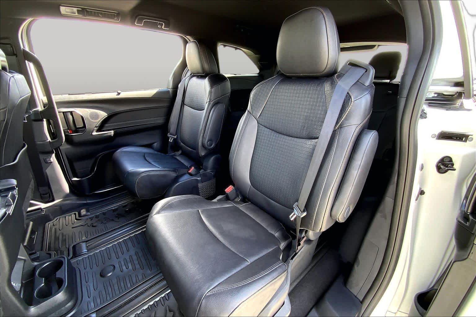 2026 Toyota Sienna Woodland Edition Ice Cap at Group 1 Toyota Southwest