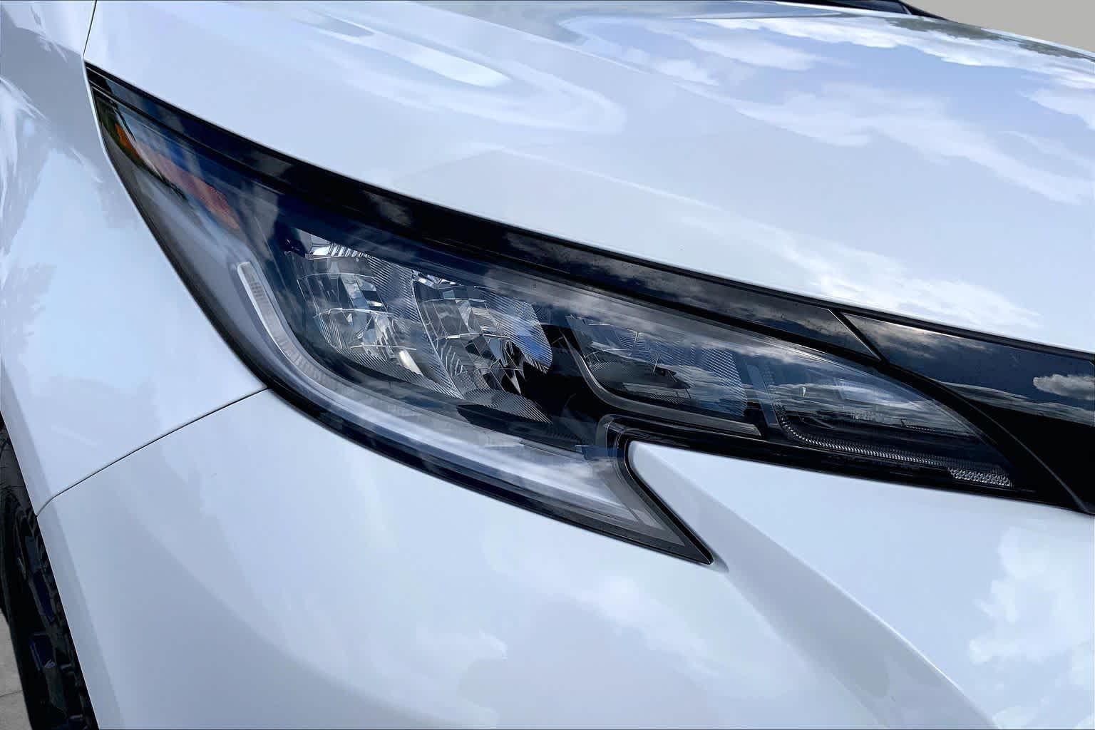 2026 Toyota Sienna Woodland Edition Ice Cap at Group 1 Toyota Southwest