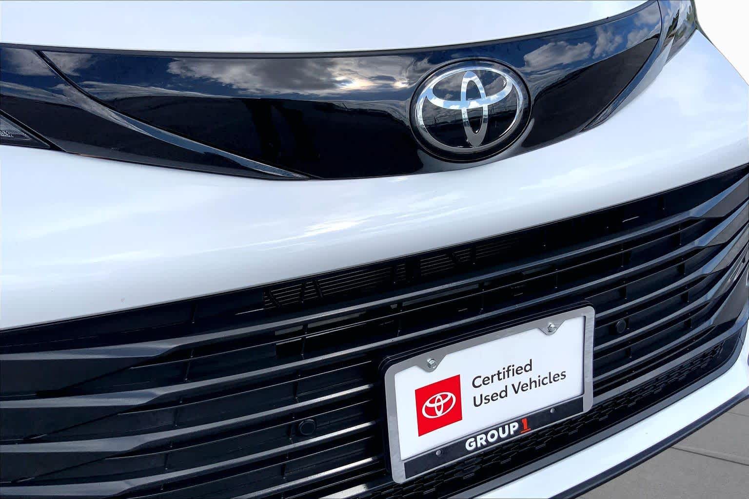 2026 Toyota Sienna Woodland Edition Ice Cap at Group 1 Toyota Southwest
