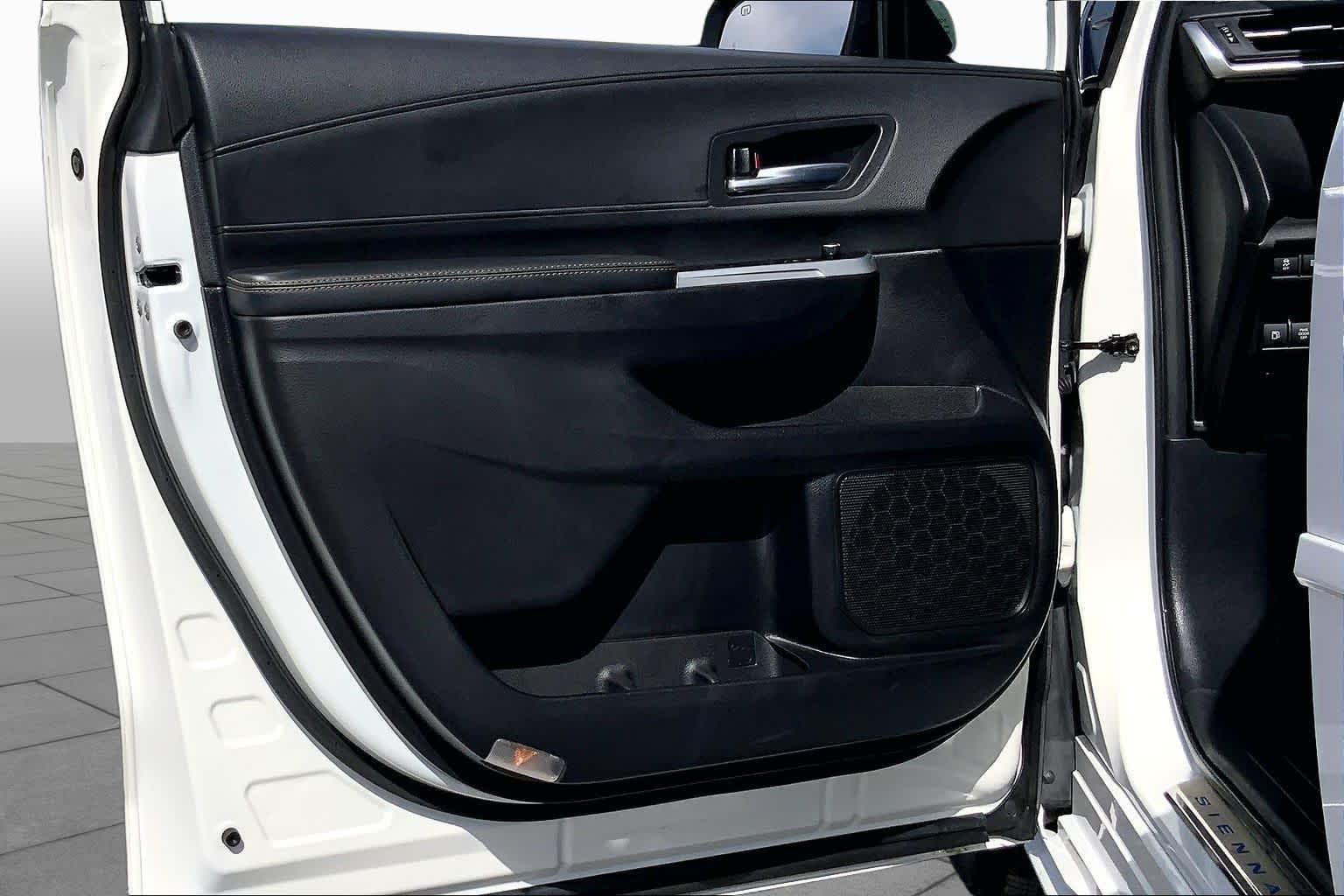 2026 Toyota Sienna Woodland Edition Ice Cap at Group 1 Toyota Southwest
