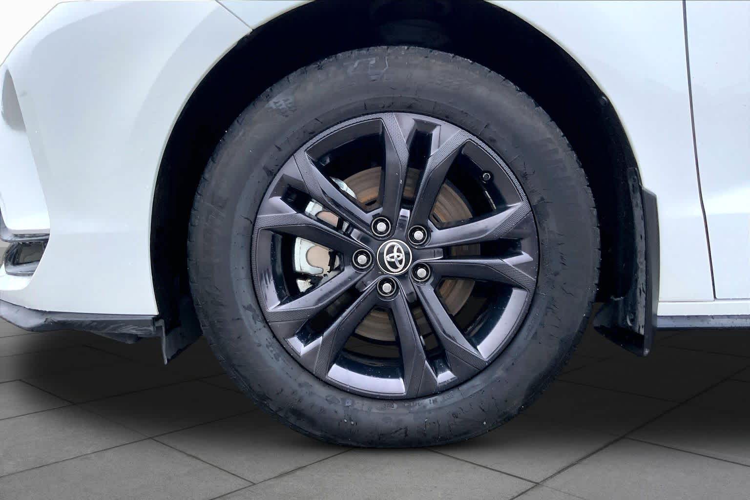 2025 Toyota Sienna XSE Ice Cap at Group 1 Toyota Southwest