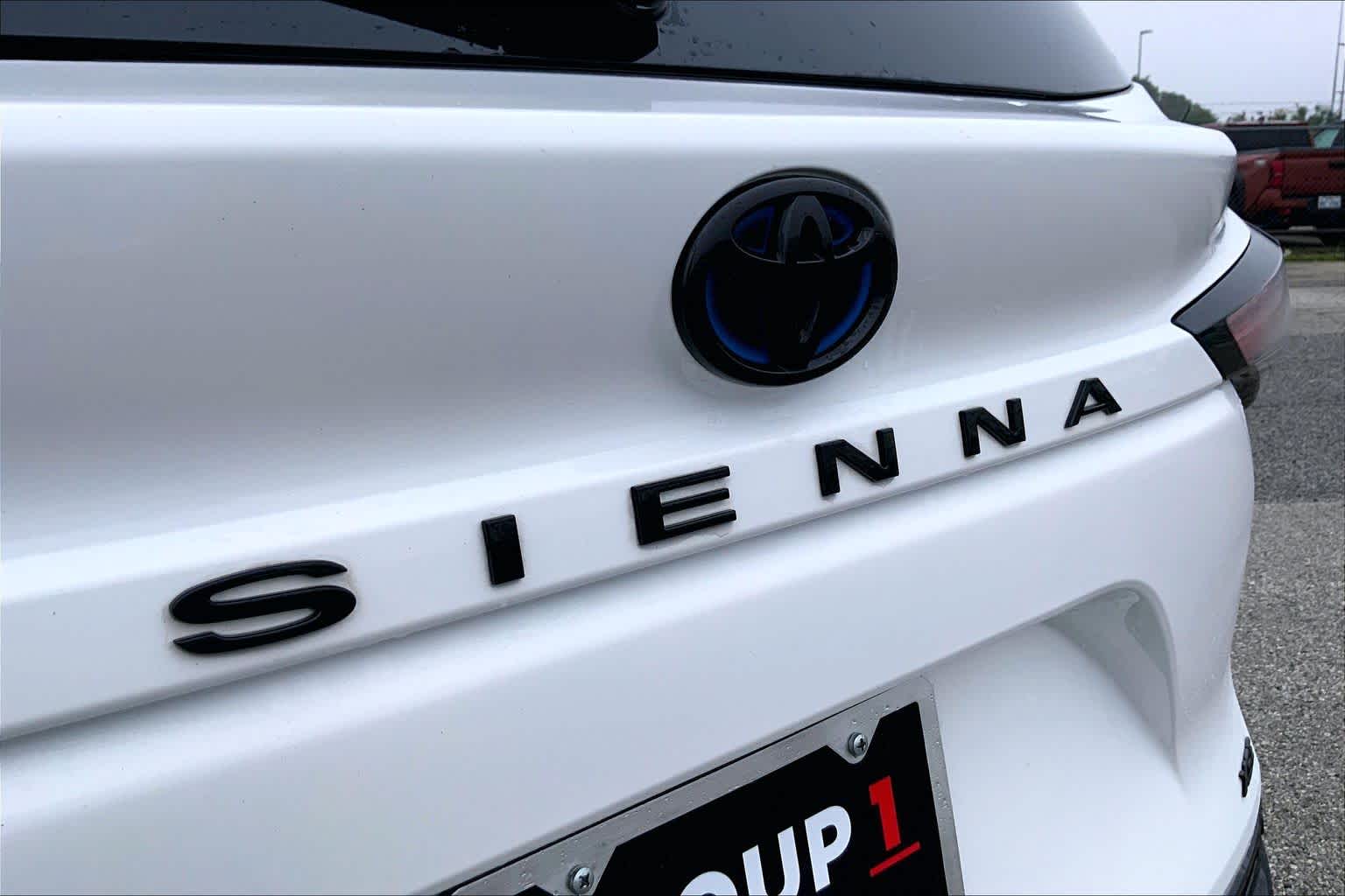 2025 Toyota Sienna XSE Ice Cap at Group 1 Toyota Southwest