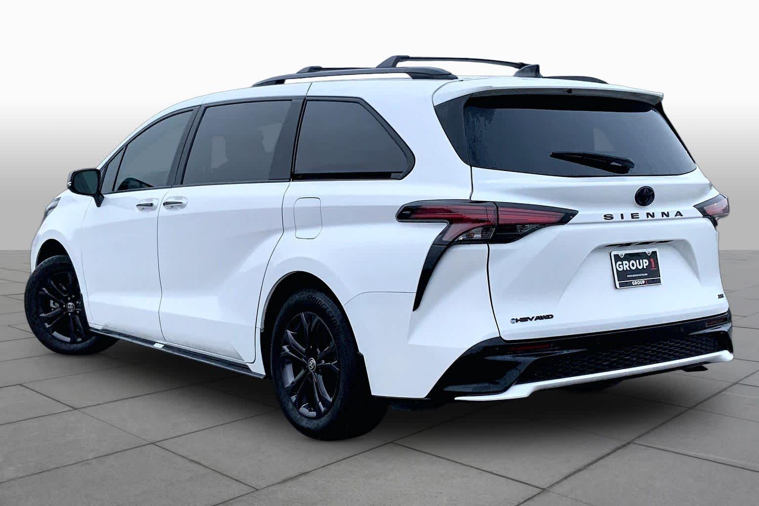 2025 Toyota Sienna XSE Ice Cap at Group 1 Toyota Southwest