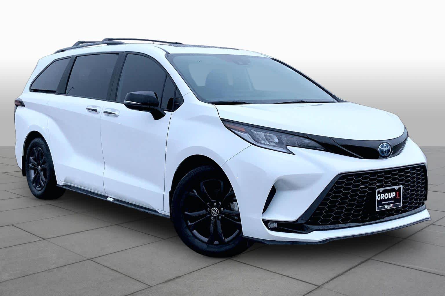 2025 Toyota Sienna XSE Ice Cap at Group 1 Toyota Southwest