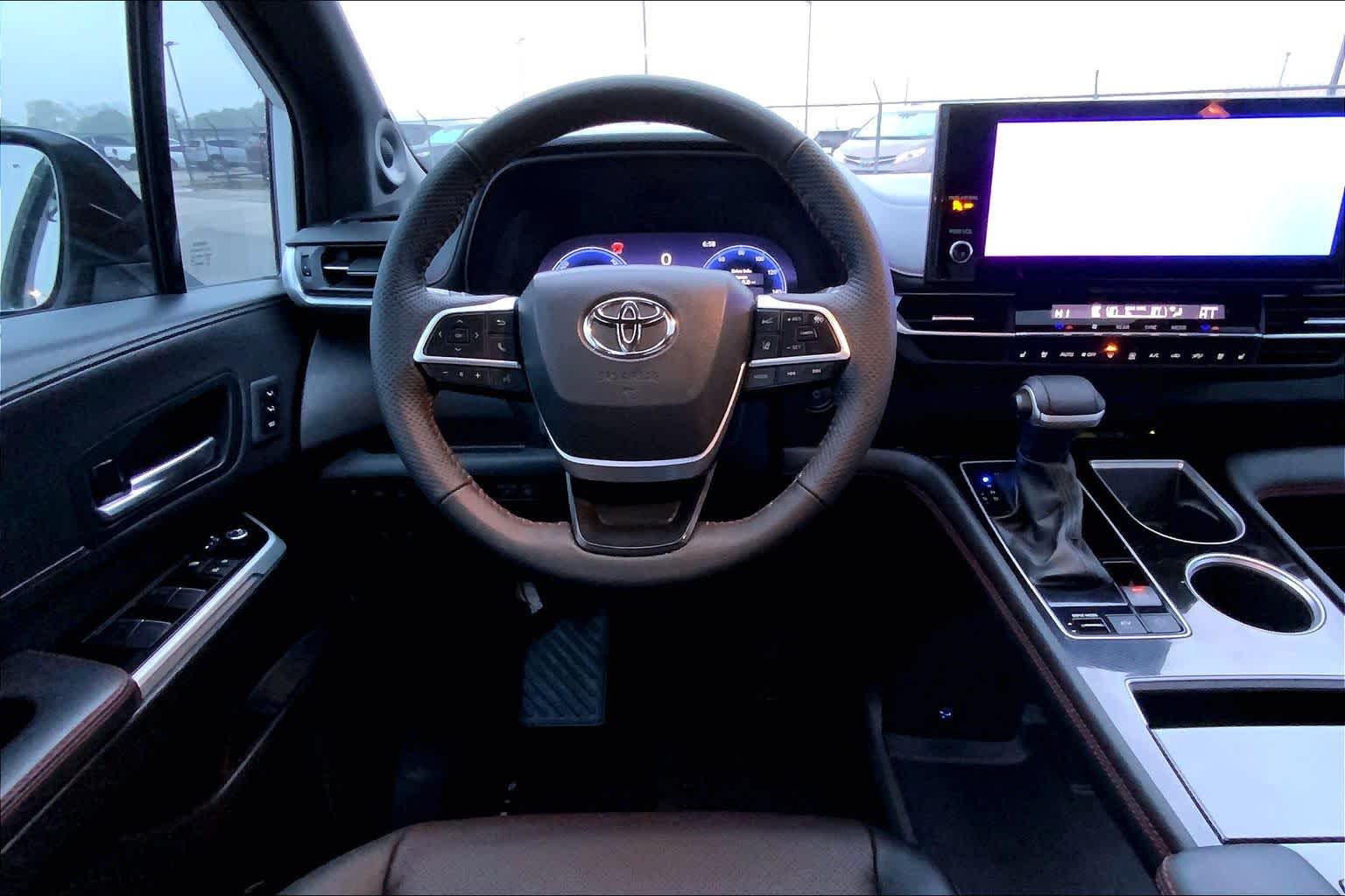 2025 Toyota Sienna XSE Ice Cap at Group 1 Toyota Southwest