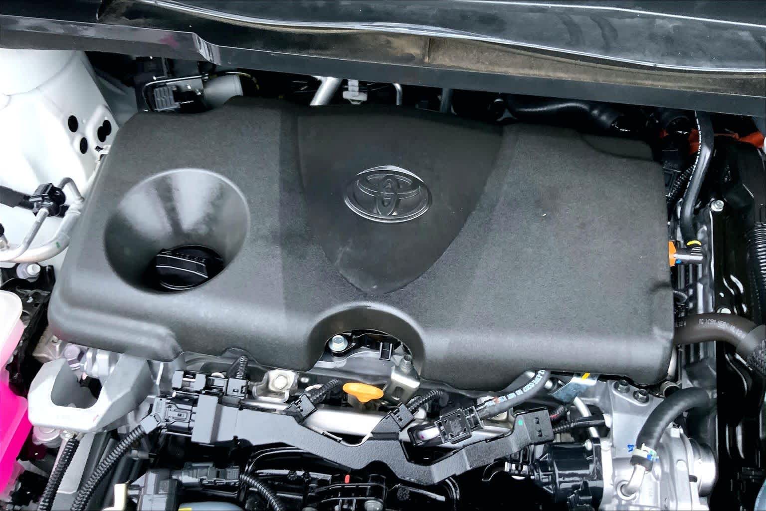 2025 Toyota Sienna XSE Ice Cap at Group 1 Toyota Southwest