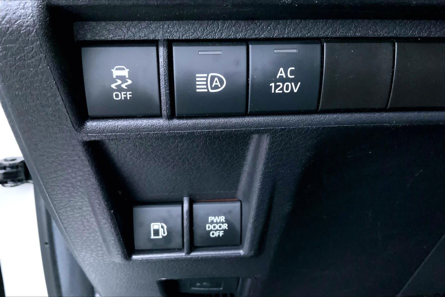 2025 Toyota Sienna XSE Ice Cap at Group 1 Toyota Southwest