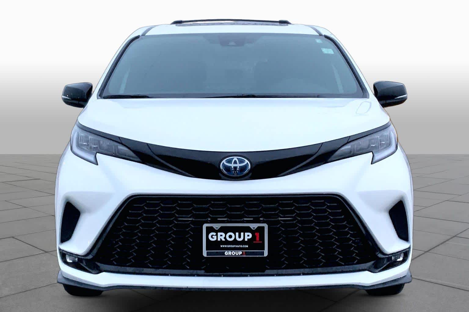 2025 Toyota Sienna XSE Ice Cap at Group 1 Toyota Southwest