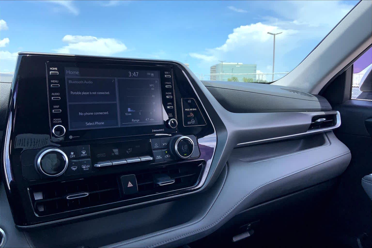 2022 Toyota Highlander L Wind Chill Pearl at AutoNation USA Houston