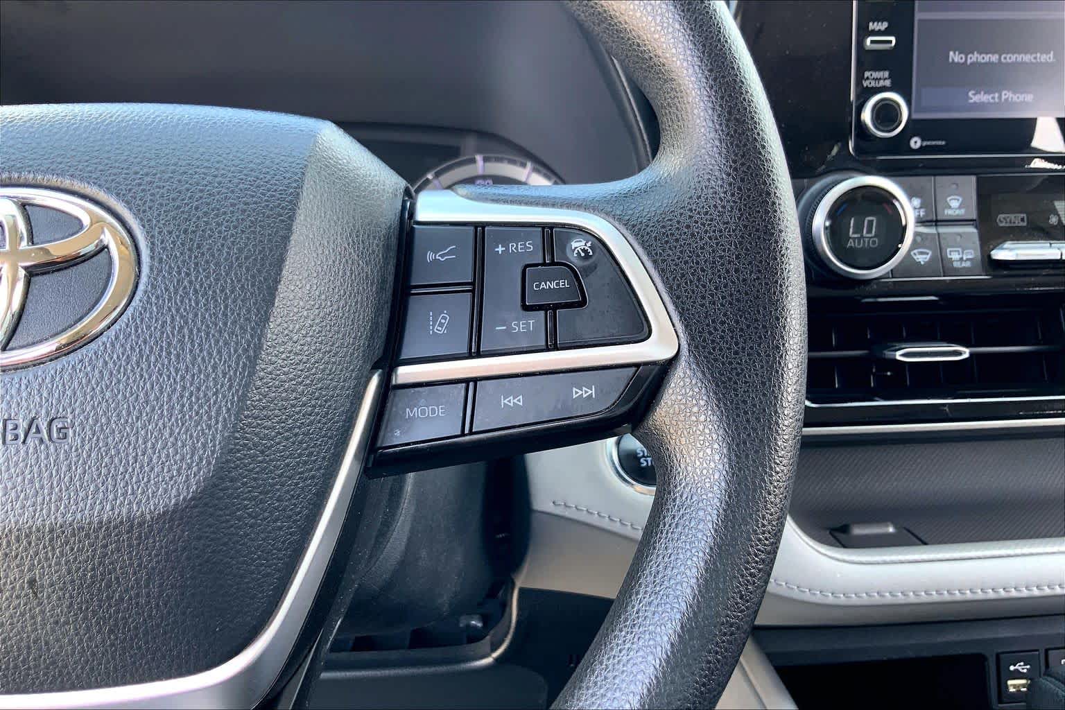 2022 Toyota Highlander L Wind Chill Pearl at AutoNation USA Houston