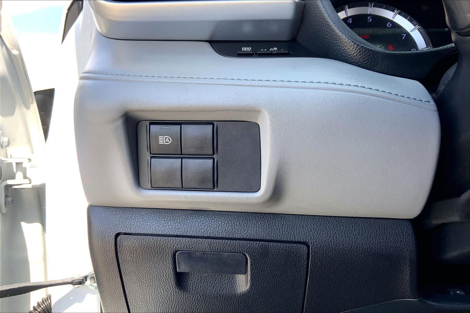 2022 Toyota Highlander L Wind Chill Pearl at AutoNation USA Houston