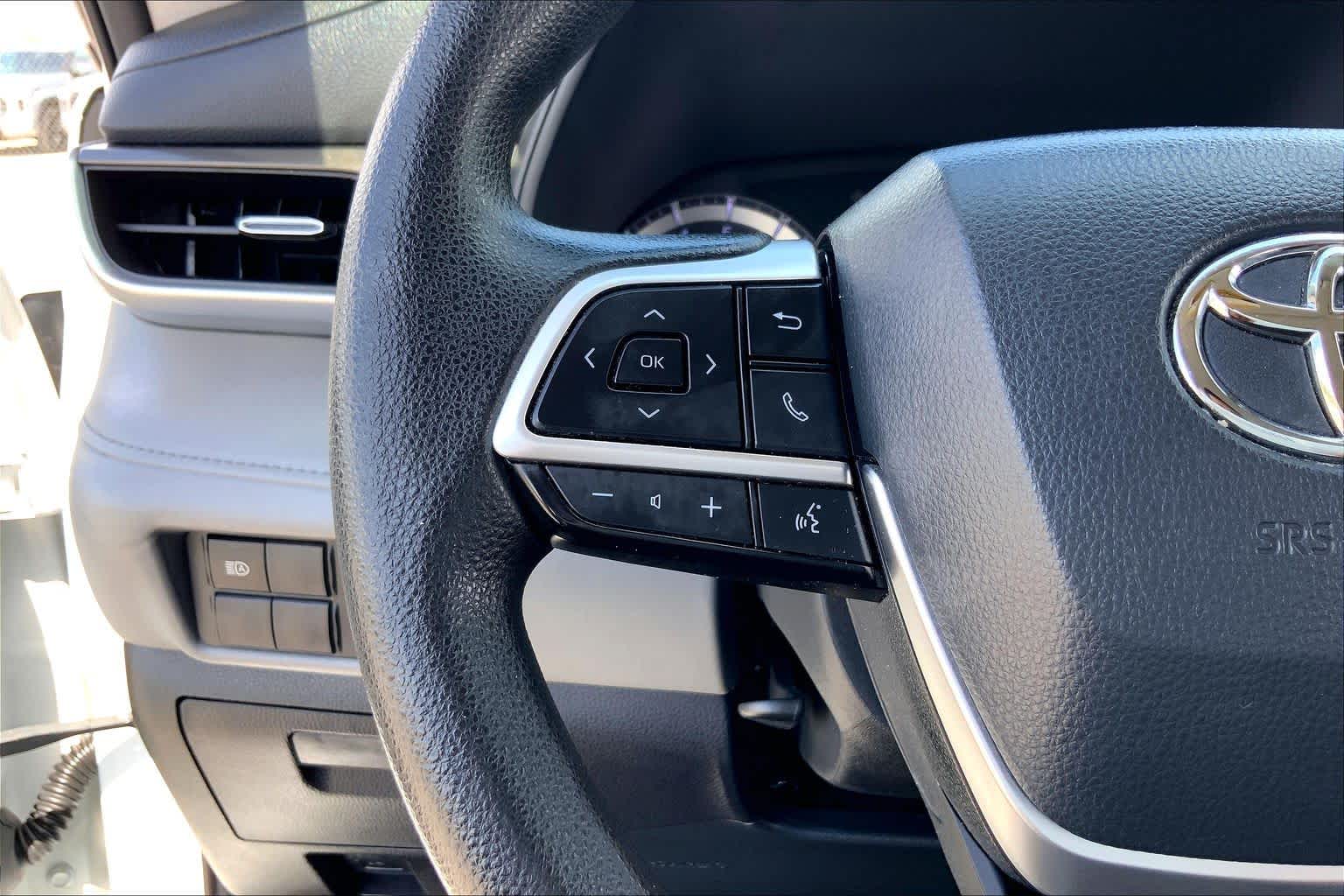 2022 Toyota Highlander L Wind Chill Pearl at AutoNation USA Houston