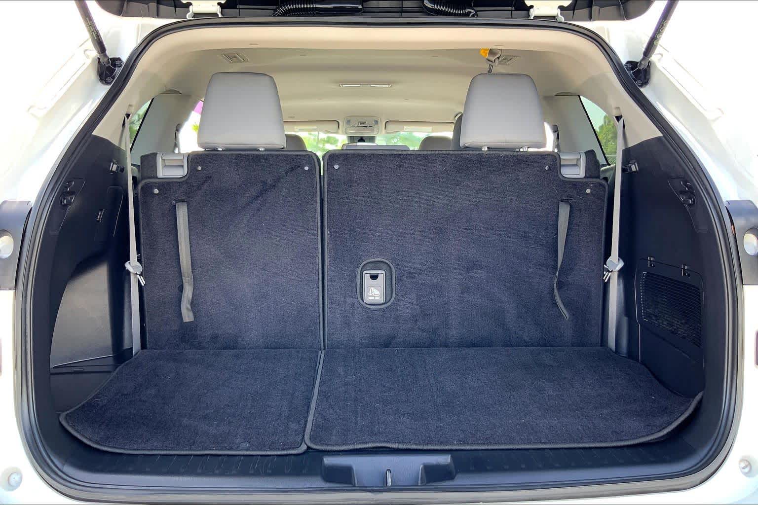 2022 Toyota Highlander L Wind Chill Pearl at AutoNation USA Houston