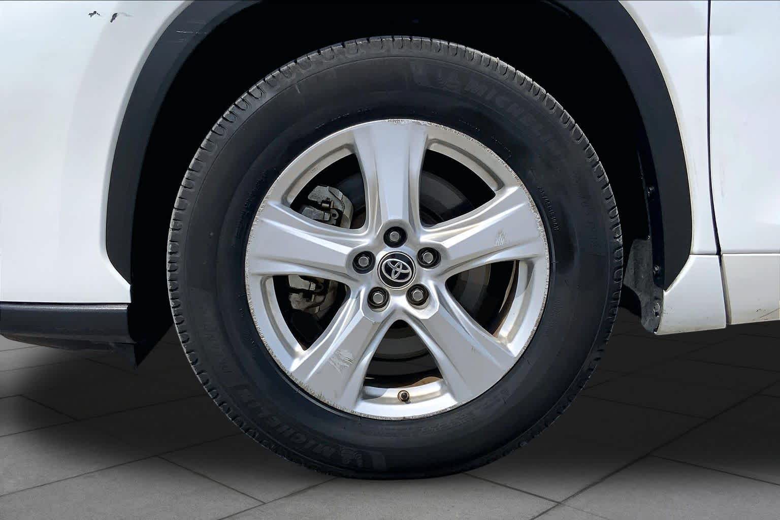 2022 Toyota Highlander L Wind Chill Pearl at AutoNation USA Houston