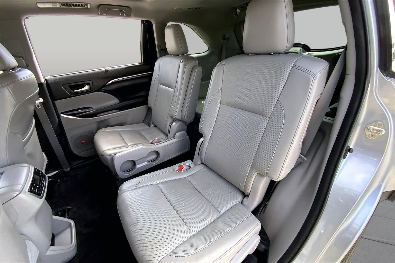 2016 Toyota Highlander Limited Platinum Silver Sky Metallic at AutoNation USA Houston