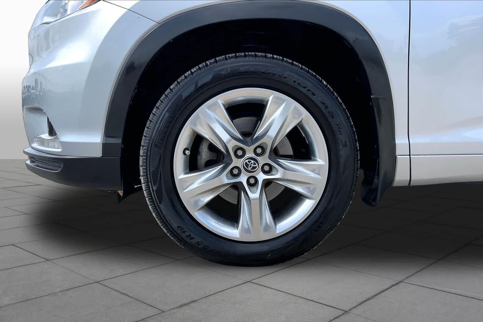 2016 Toyota Highlander Limited Platinum Silver Sky Metallic at AutoNation USA Houston