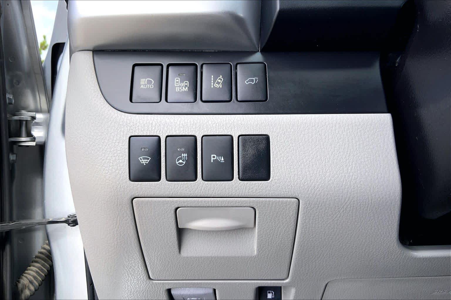 2016 Toyota Highlander Limited Platinum Silver Sky Metallic at AutoNation USA Houston