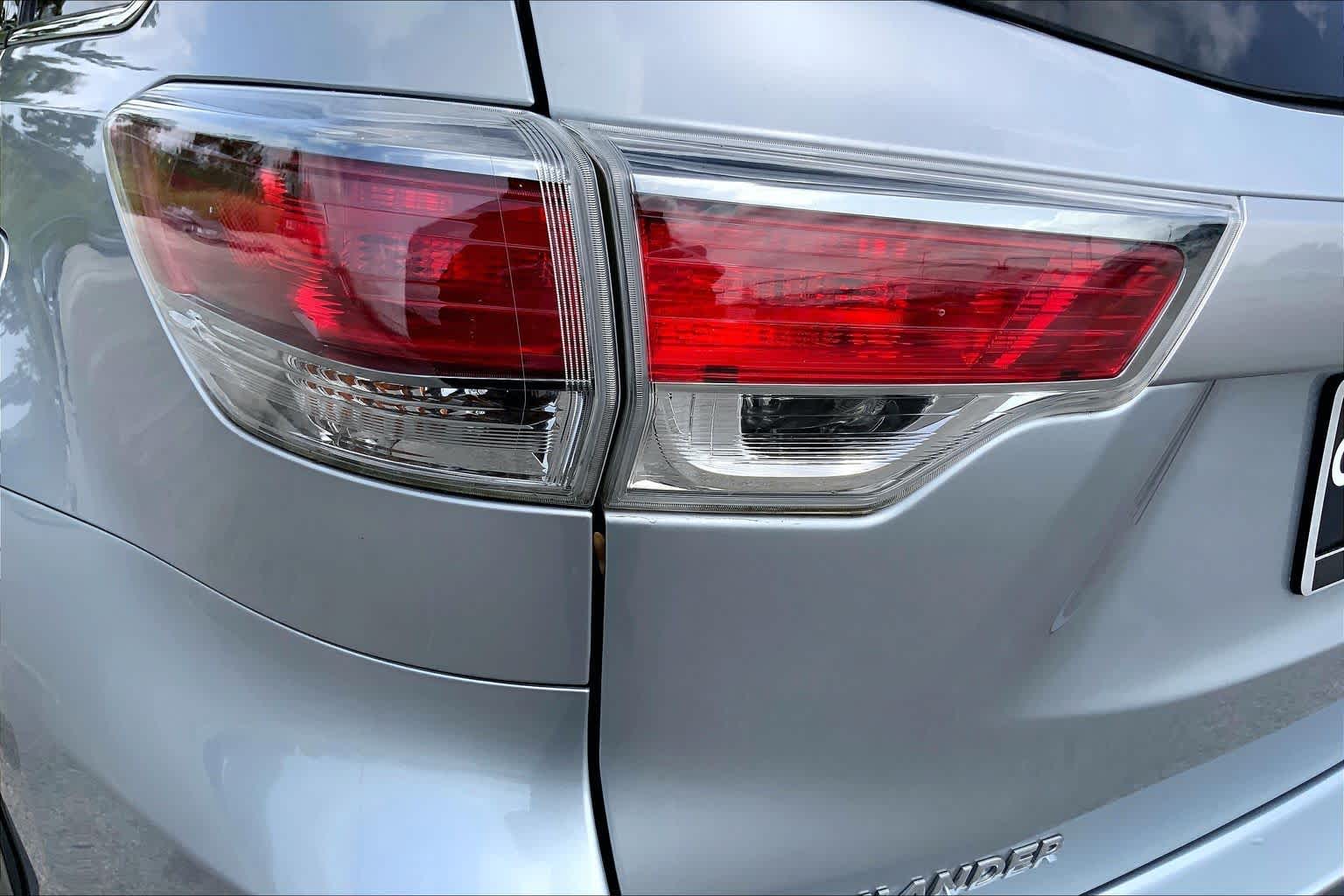 2016 Toyota Highlander Limited Platinum Silver Sky Metallic at AutoNation USA Houston