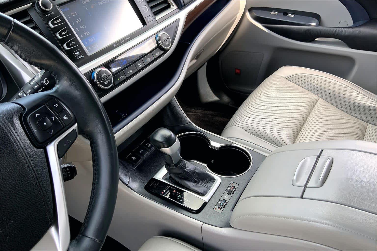 2016 Toyota Highlander Limited Platinum Silver Sky Metallic at AutoNation USA Houston