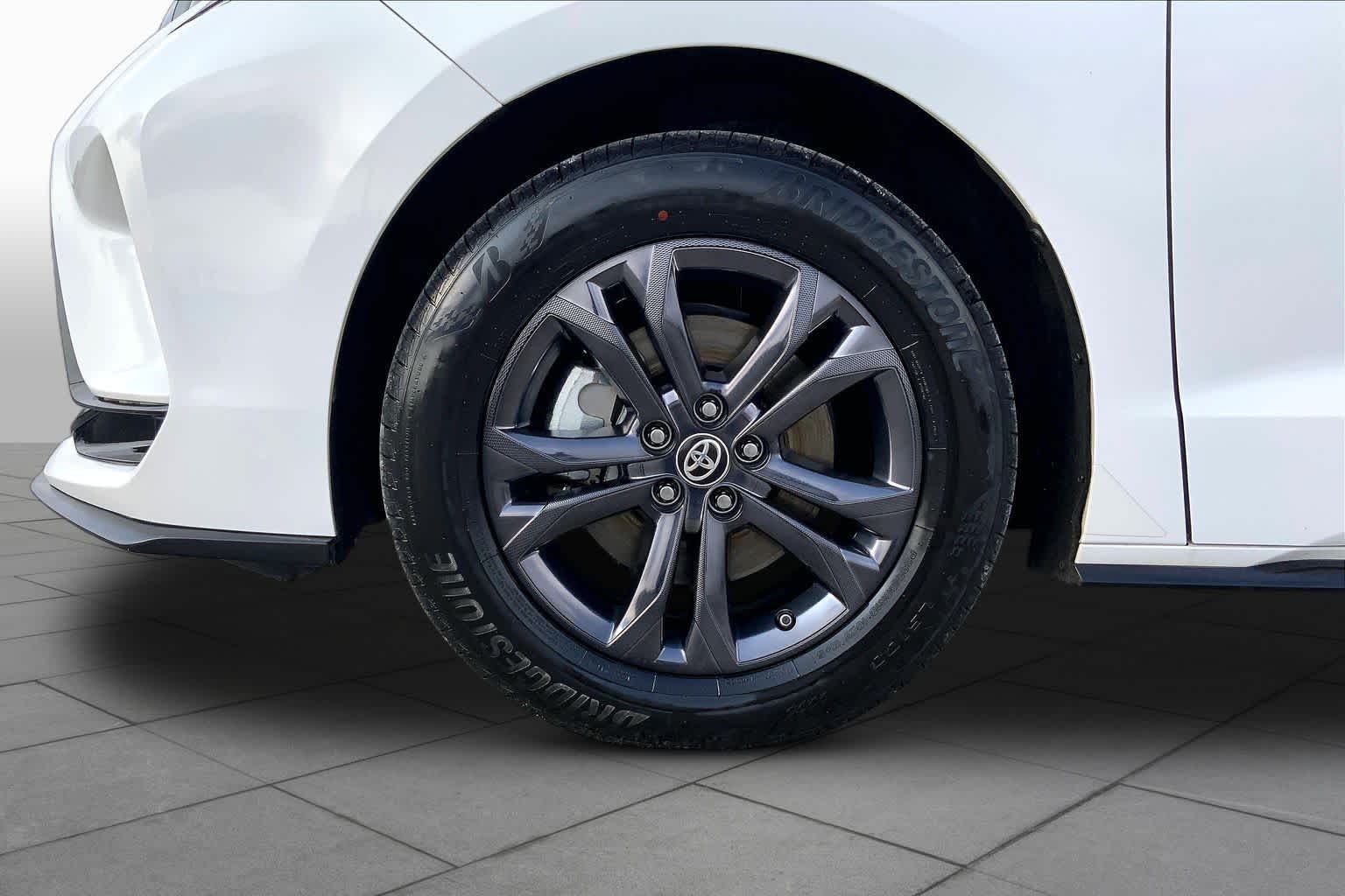 2023 Toyota Sienna XSE Ice Cap at Group 1 Toyota Southwest
