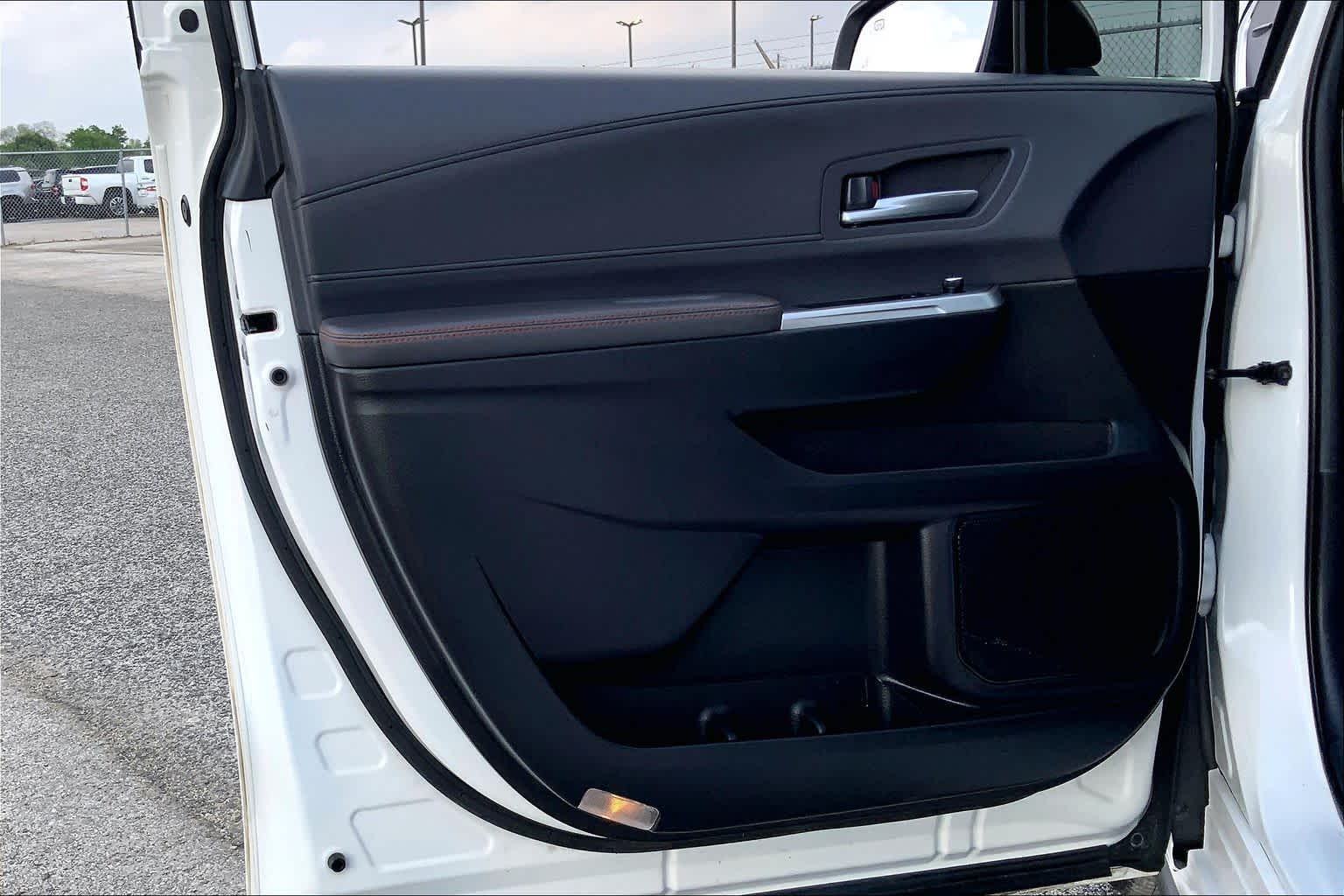 2023 Toyota Sienna XSE Ice Cap at Group 1 Toyota Southwest