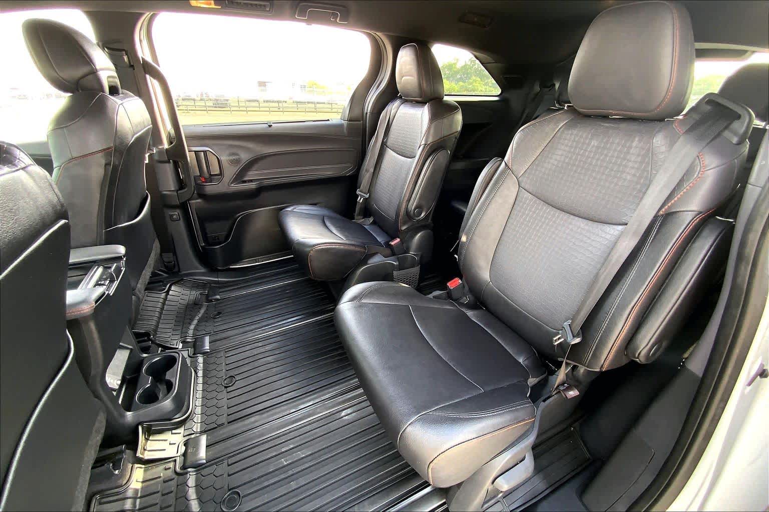 2023 Toyota Sienna XSE Ice Cap at Group 1 Toyota Southwest