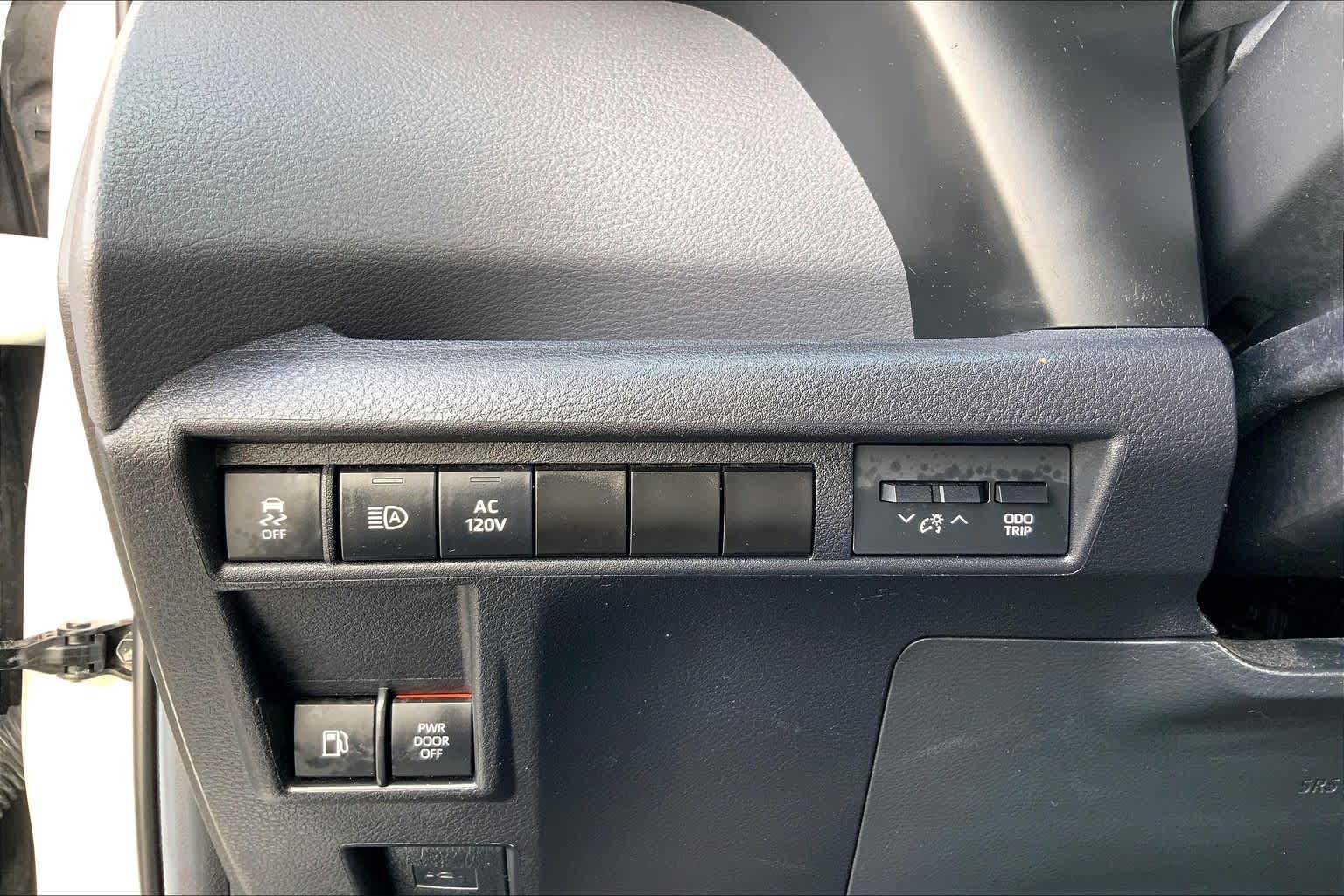 2023 Toyota Sienna XSE Ice Cap at Group 1 Toyota Southwest