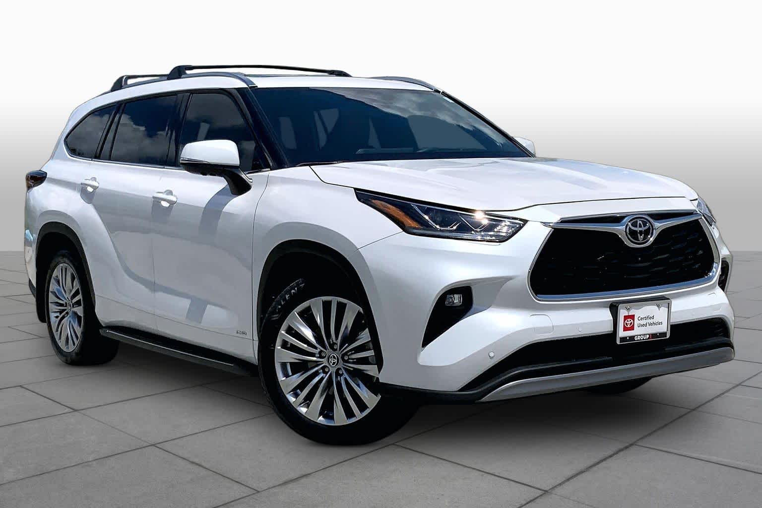 2026 Toyota Highlander Hybrid Platinum Wind Chill Pearl at Group 1 Toyota Southwest