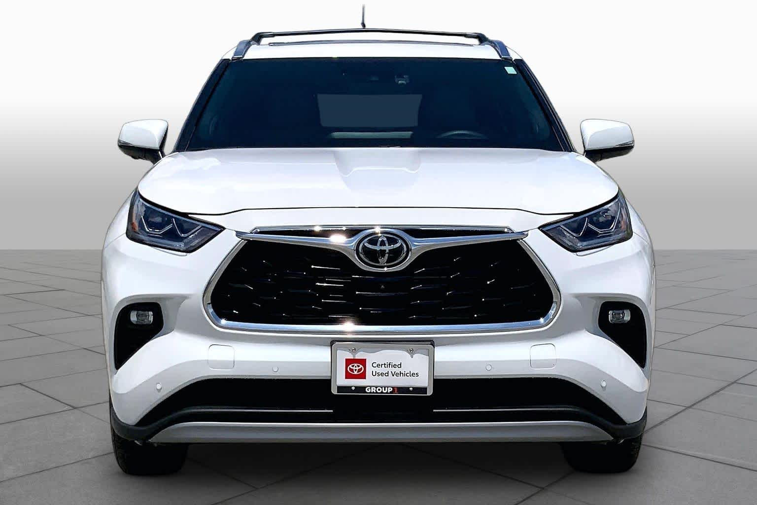 2026 Toyota Highlander Hybrid Platinum Wind Chill Pearl at Group 1 Toyota Southwest