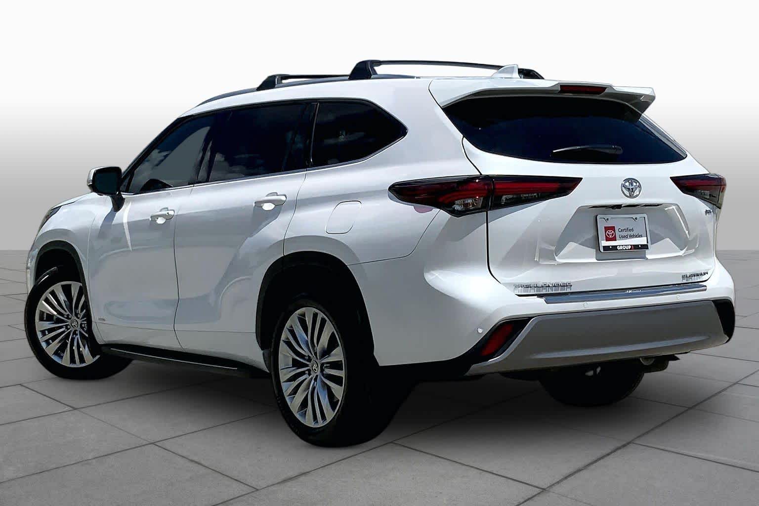 2026 Toyota Highlander Hybrid Platinum Wind Chill Pearl at Group 1 Toyota Southwest