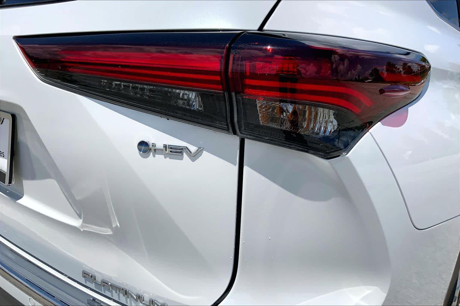 2026 Toyota Highlander Hybrid Platinum Wind Chill Pearl at Group 1 Toyota Southwest