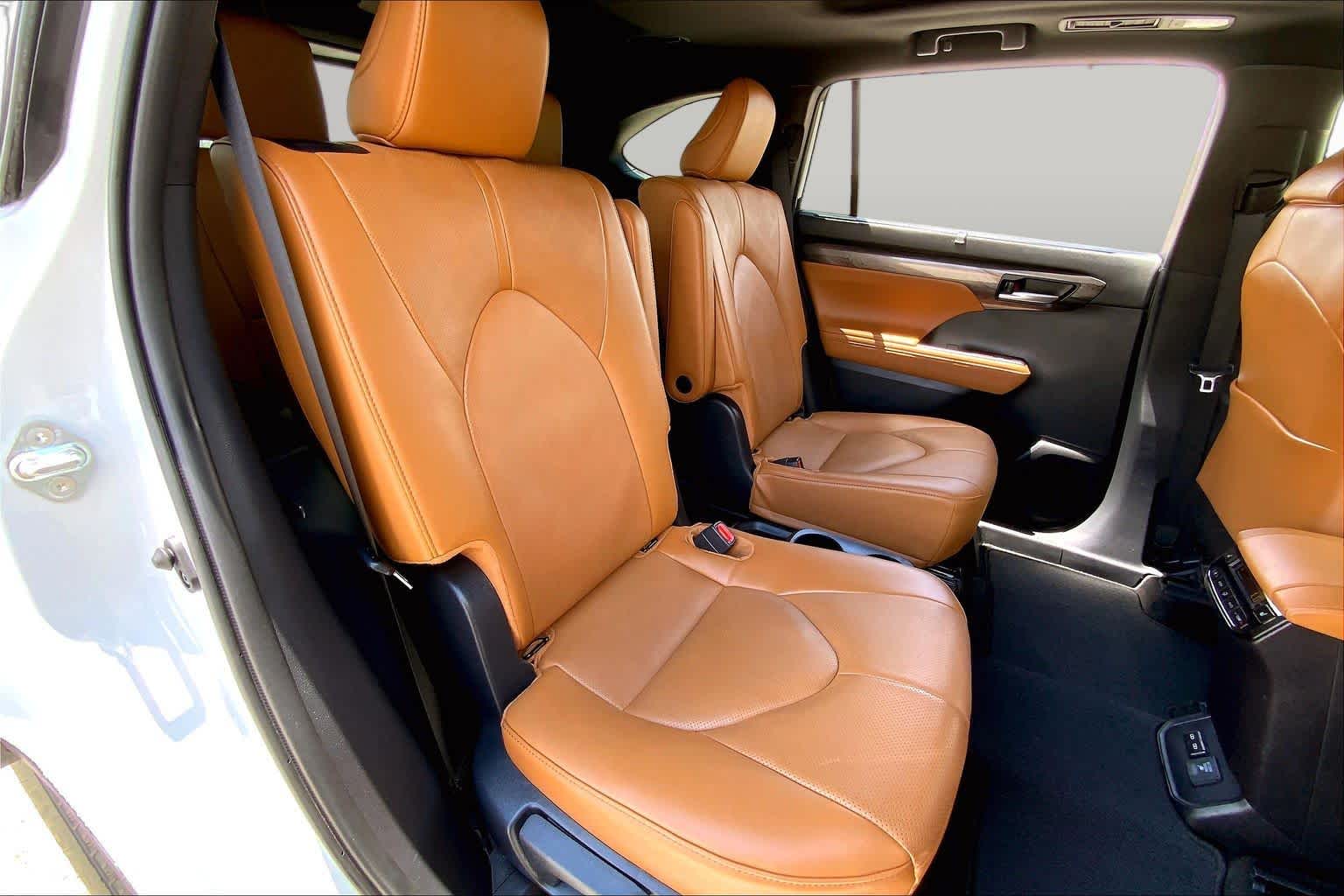 2026 Toyota Highlander Hybrid Platinum Wind Chill Pearl at Group 1 Toyota Southwest