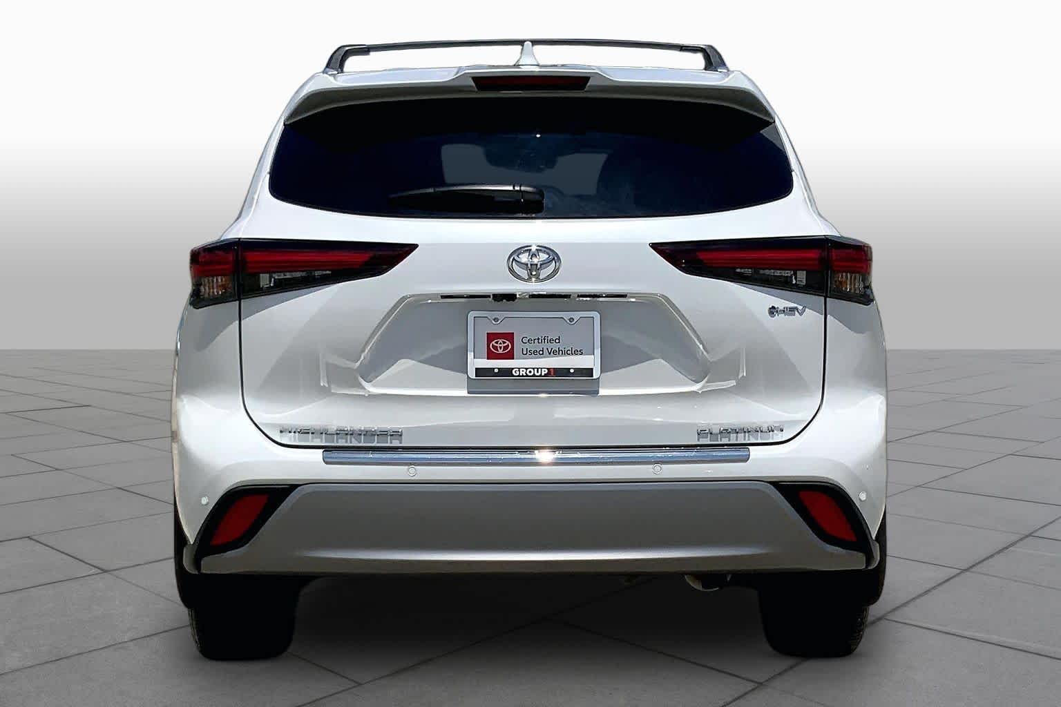 2026 Toyota Highlander Hybrid Platinum Wind Chill Pearl at Group 1 Toyota Southwest
